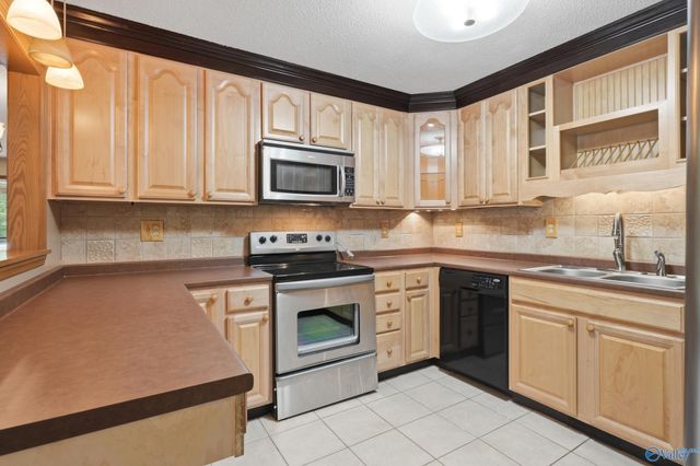 369 Elkwood Section Road, Hazel Green, AL 35750