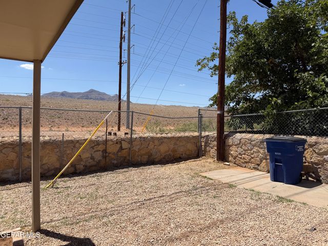 9425 GSCHWIND Street, El Paso, TX 79924