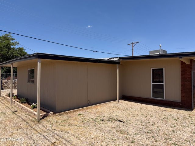 9425 GSCHWIND Street, El Paso, TX 79924