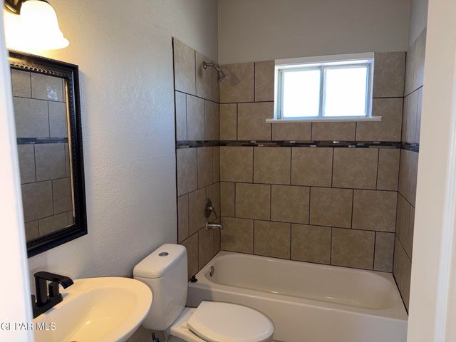9425 GSCHWIND Street, El Paso, TX 79924