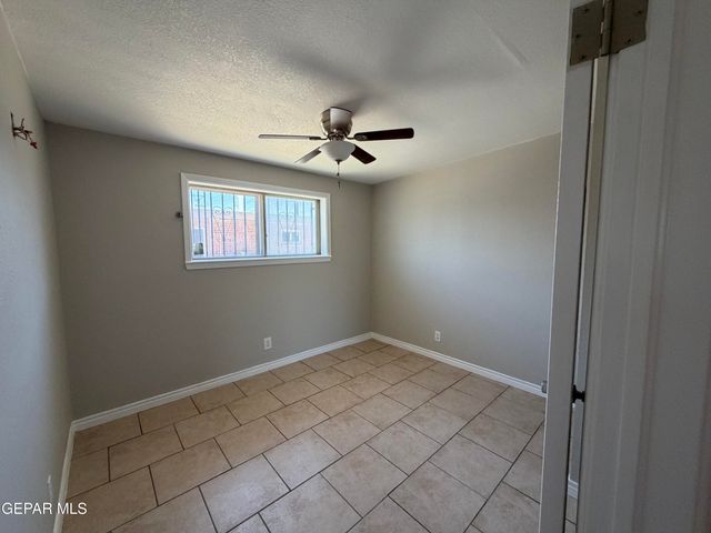 9425 GSCHWIND Street, El Paso, TX 79924
