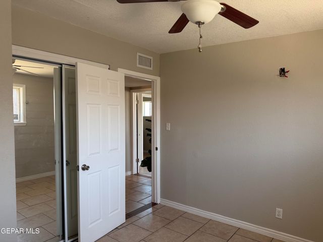 9425 GSCHWIND Street, El Paso, TX 79924