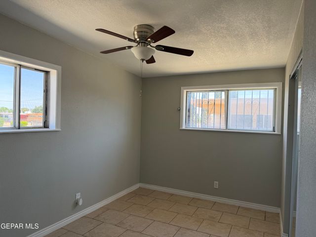 9425 GSCHWIND Street, El Paso, TX 79924
