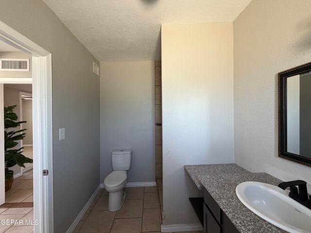 9425 GSCHWIND Street, El Paso, TX 79924