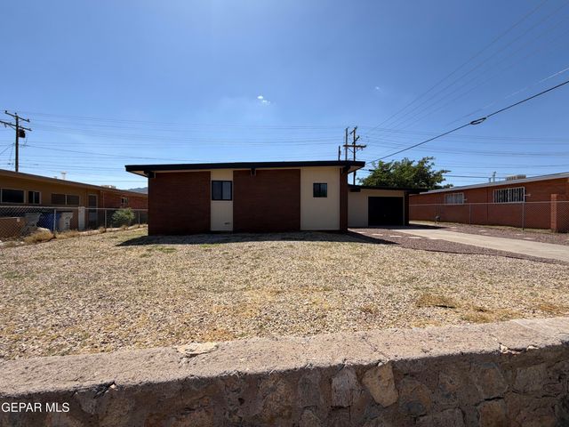 9425 GSCHWIND Street, El Paso, TX 79924