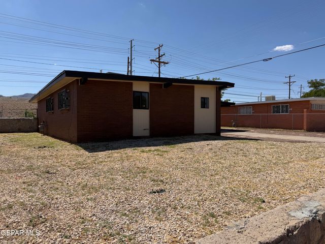 9425 GSCHWIND Street, El Paso, TX 79924