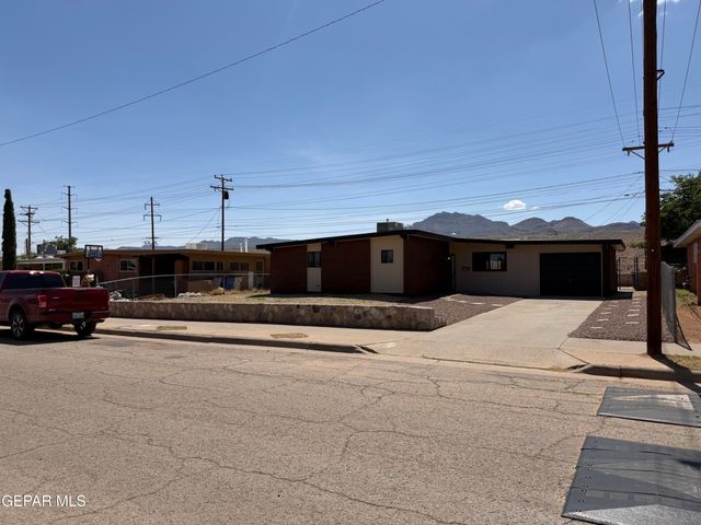 9425 GSCHWIND Street, El Paso, TX 79924