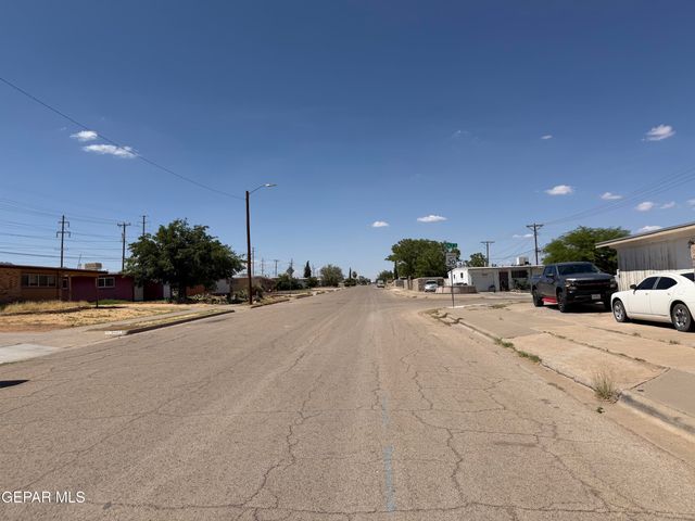 9425 GSCHWIND Street, El Paso, TX 79924