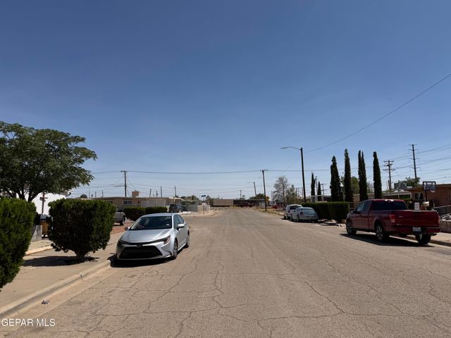 9425 GSCHWIND Street, El Paso, TX 79924