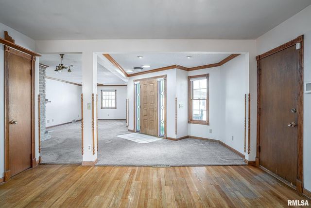 3812 N Thornwood Avenue, Davenport, IA 52806