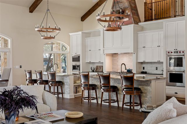 1450 Los Escondidos ST, Marble Falls, TX 78654