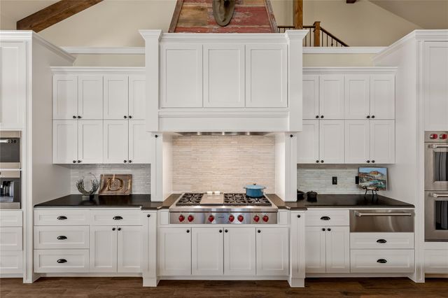 1450 Los Escondidos ST, Marble Falls, TX 78654