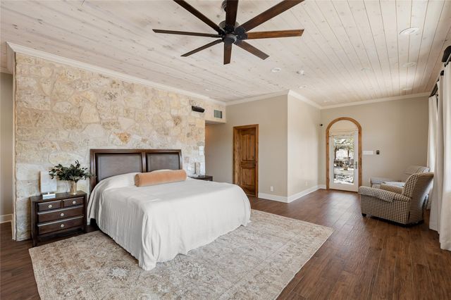 1450 Los Escondidos ST, Marble Falls, TX 78654