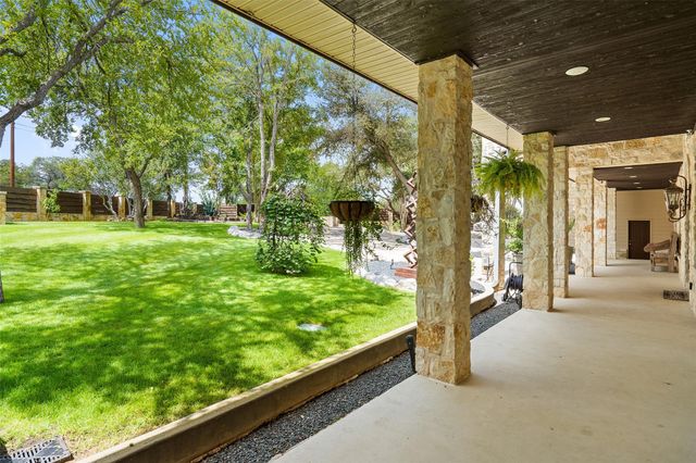 1450 Los Escondidos ST, Marble Falls, TX 78654