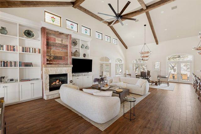 1450 Los Escondidos ST, Marble Falls, TX 78654