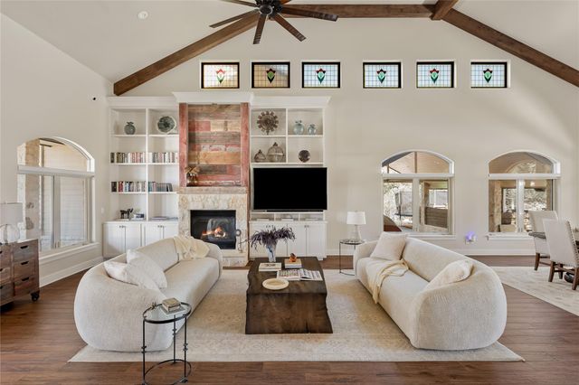 1450 Los Escondidos ST, Marble Falls, TX 78654