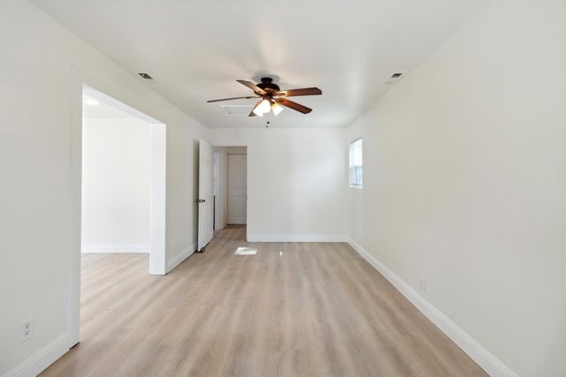 2335 Hooke Way, Sacramento, CA 95822