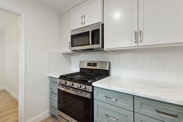 2335 Hooke Way, Sacramento, CA 95822
