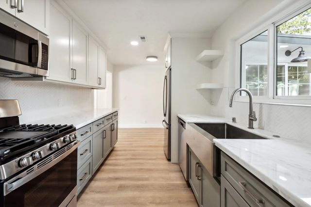 2335 Hooke Way, Sacramento, CA 95822