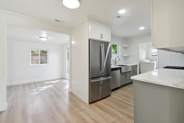 2335 Hooke Way, Sacramento, CA 95822