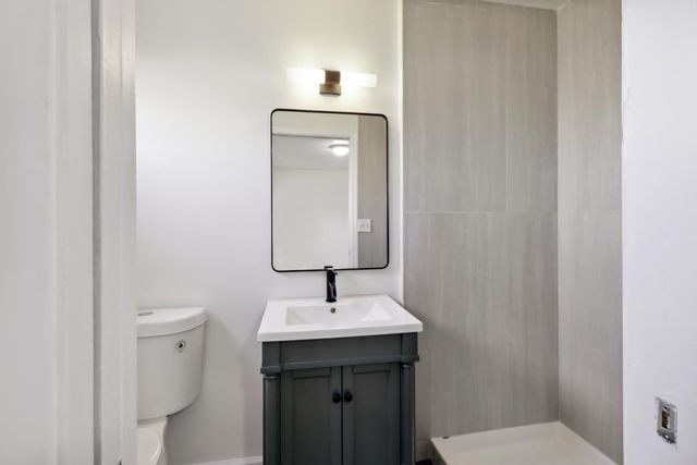 2335 Hooke Way, Sacramento, CA 95822