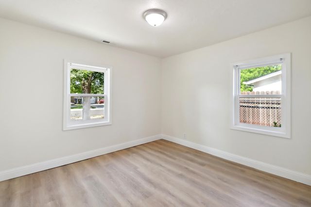 2335 Hooke Way, Sacramento, CA 95822