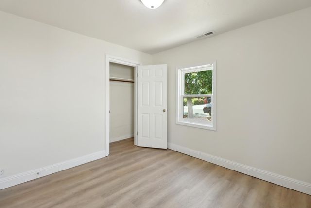 2335 Hooke Way, Sacramento, CA 95822