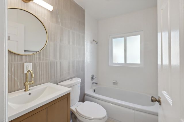 2335 Hooke Way, Sacramento, CA 95822