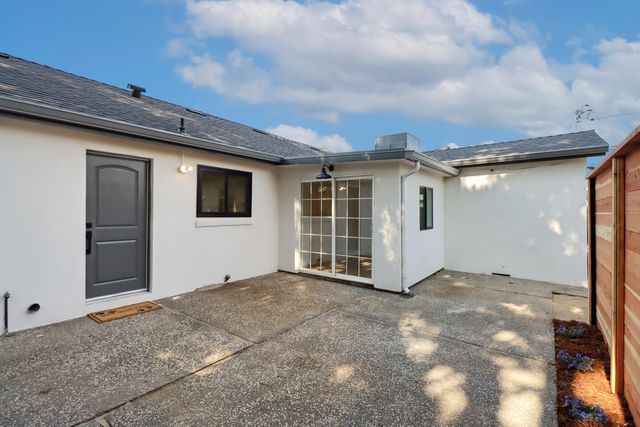 2335 Hooke Way, Sacramento, CA 95822