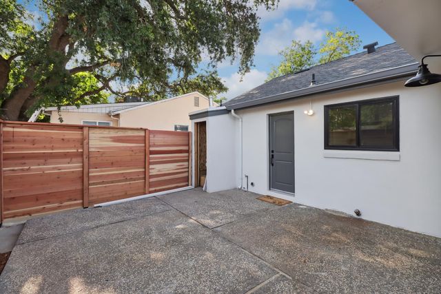 2335 Hooke Way, Sacramento, CA 95822