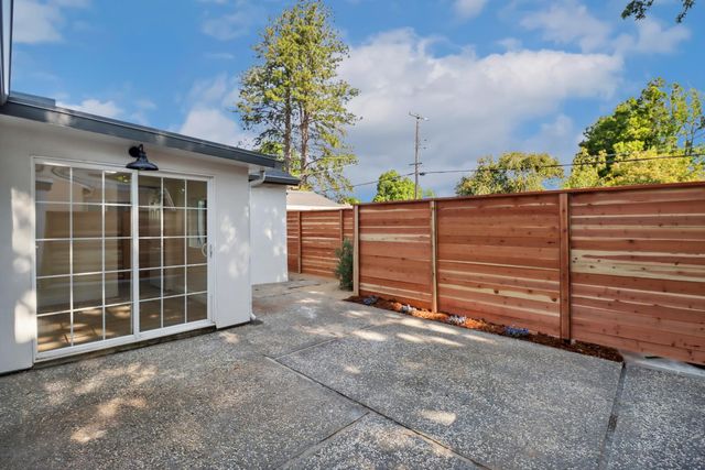 2335 Hooke Way, Sacramento, CA 95822