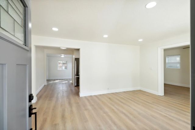 2335 Hooke Way, Sacramento, CA 95822