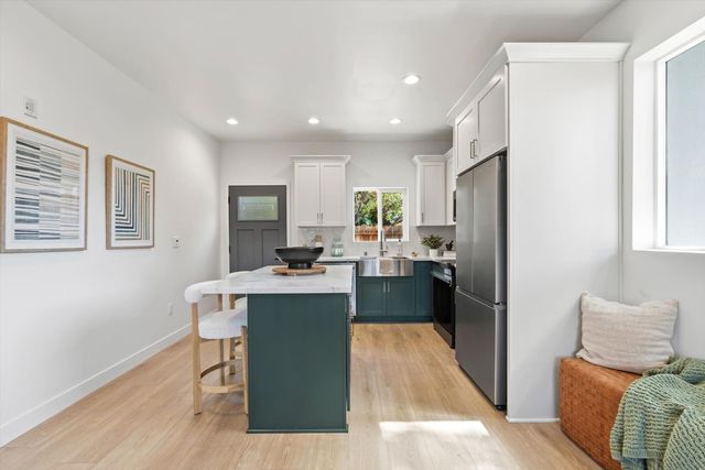 2335 Hooke Way, Sacramento, CA 95822