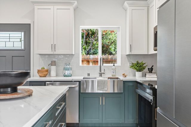 2335 Hooke Way, Sacramento, CA 95822