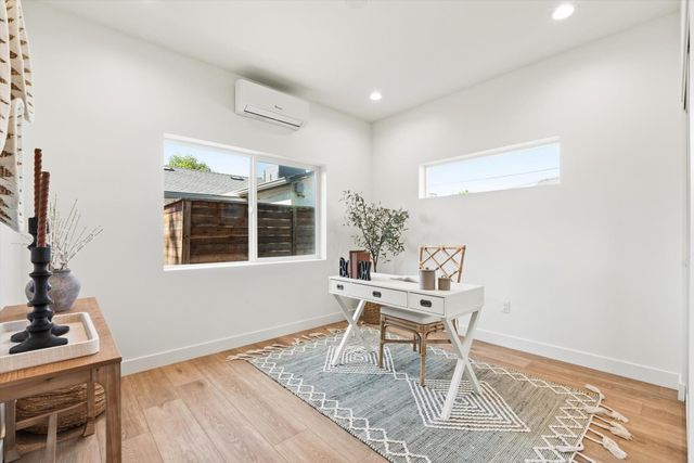 2335 Hooke Way, Sacramento, CA 95822