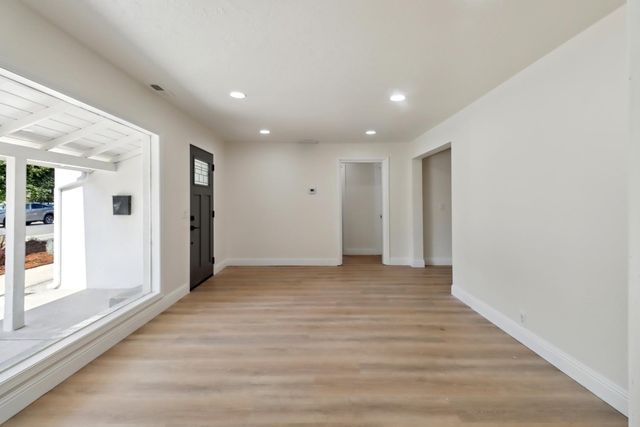 2335 Hooke Way, Sacramento, CA 95822