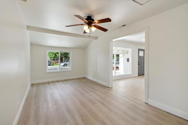 2335 Hooke Way, Sacramento, CA 95822