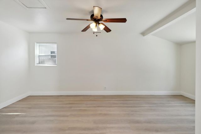 2335 Hooke Way, Sacramento, CA 95822