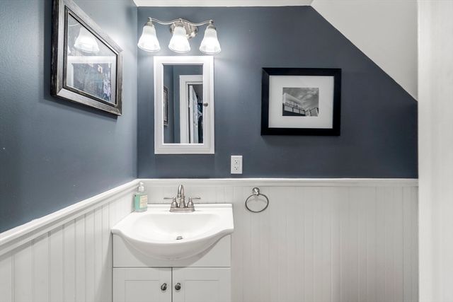 26 Crabtree Lane, Abington, MA 02339