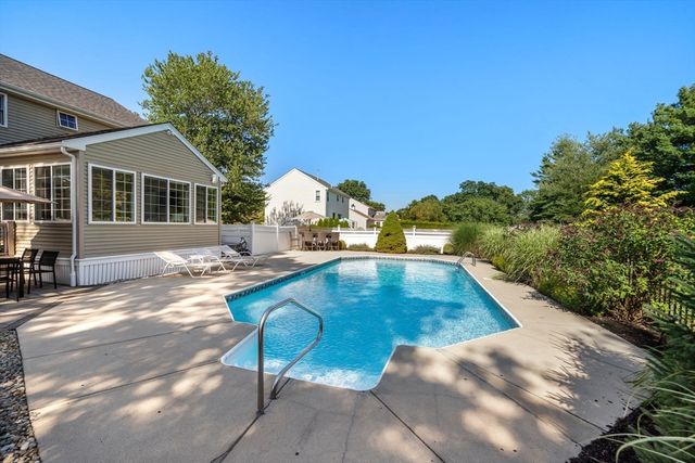 26 Crabtree Lane, Abington, MA 02339