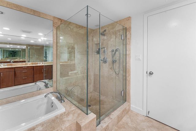 5070 N Ocean Drive 3b, Singer Island, FL 33404