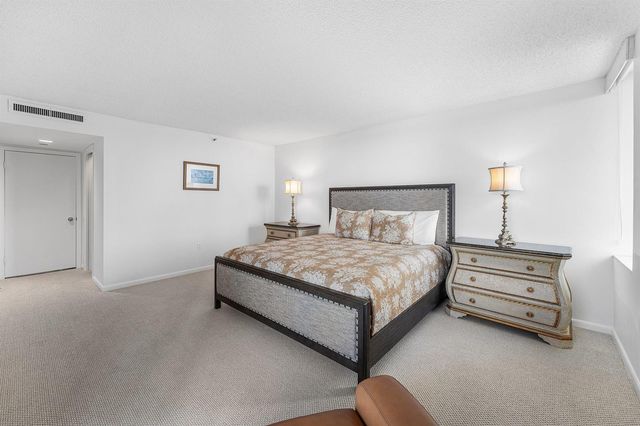 5070 N Ocean Drive 3b, Singer Island, FL 33404