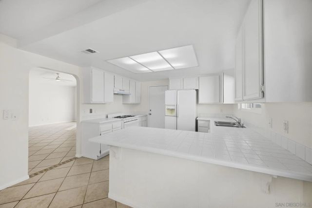 242 Manzanita Dr, Oceanside, CA 92057