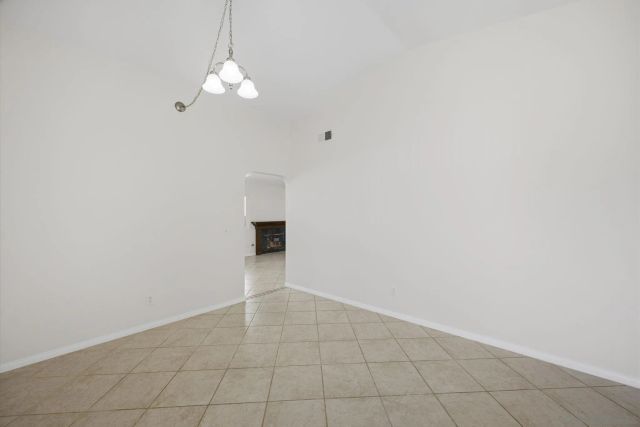 242 Manzanita Dr, Oceanside, CA 92057