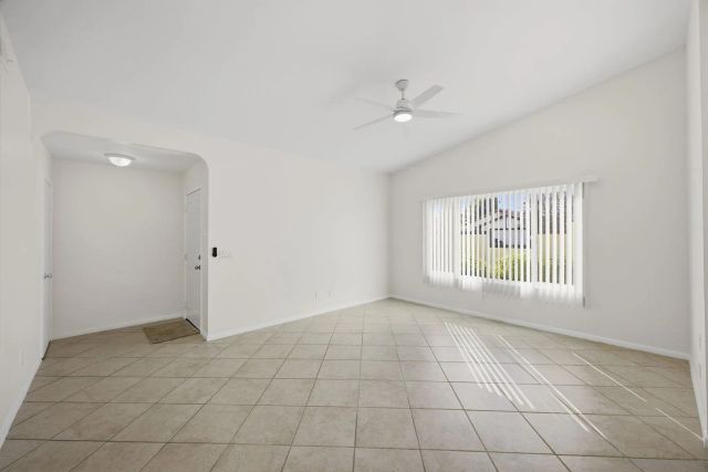 242 Manzanita Dr, Oceanside, CA 92057