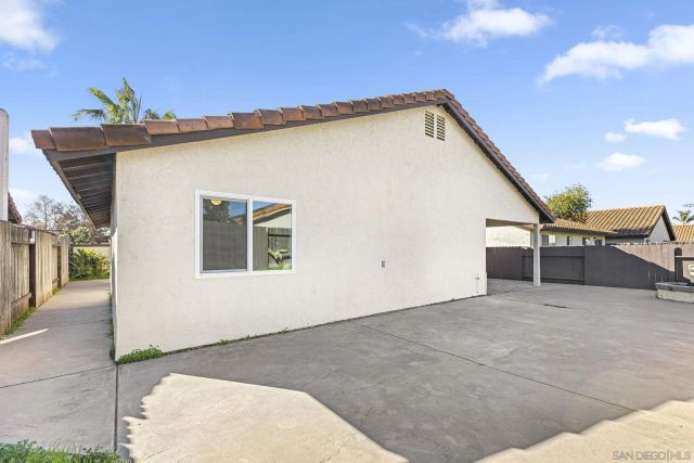 242 Manzanita Dr, Oceanside, CA 92057