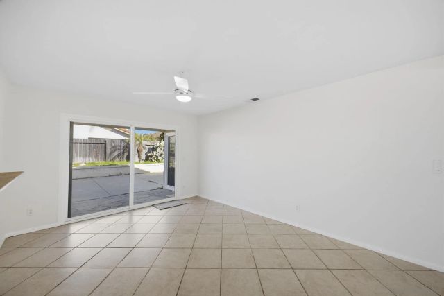 242 Manzanita Dr, Oceanside, CA 92057