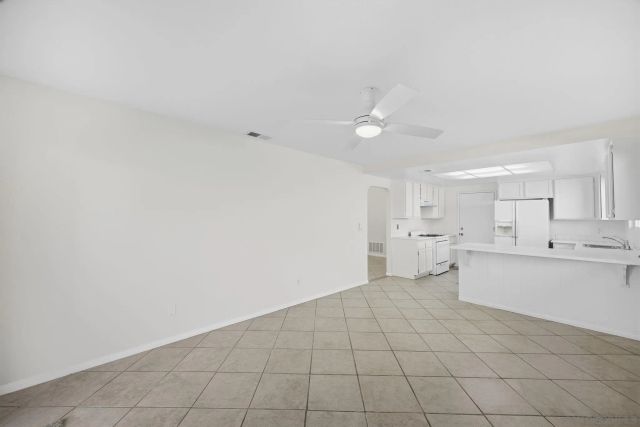 242 Manzanita Dr, Oceanside, CA 92057