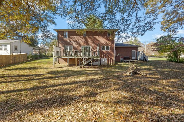 1105 Walton Ln, Cookeville, TN 38501