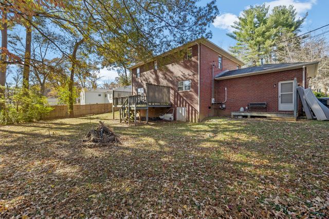 1105 Walton Ln, Cookeville, TN 38501